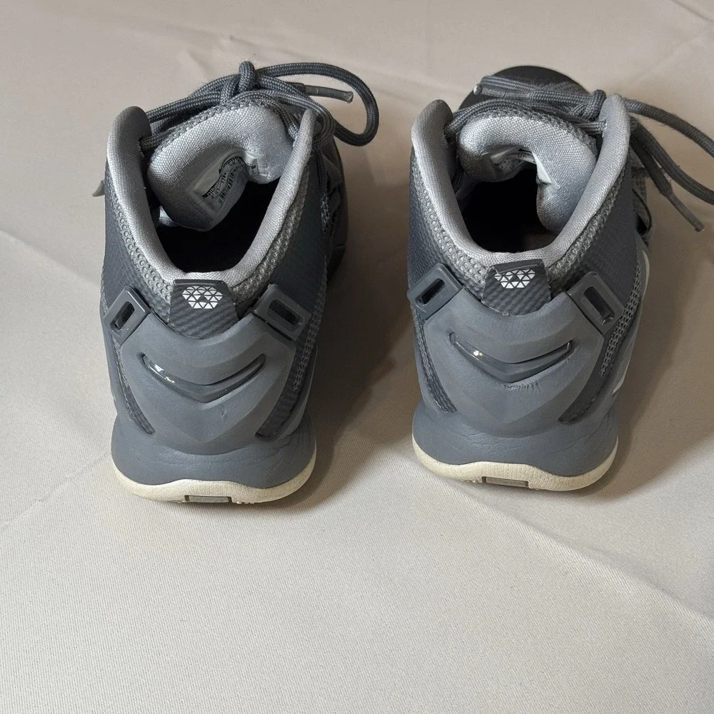 Nike Kids Lebron James Soldier IX Basketball Shoes 776471-003 Youth 4.5 Gray